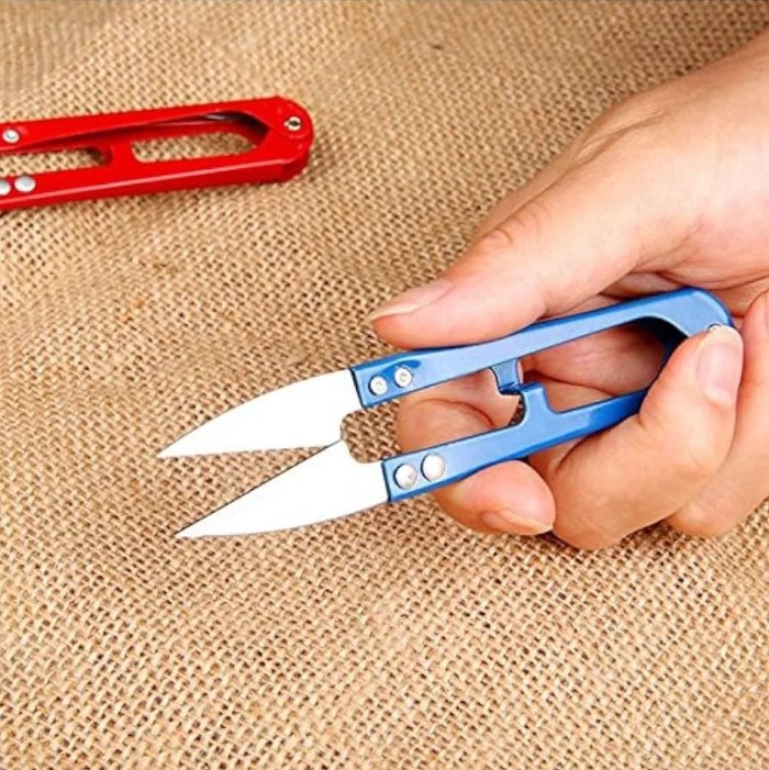 U Shape Thread Scissor